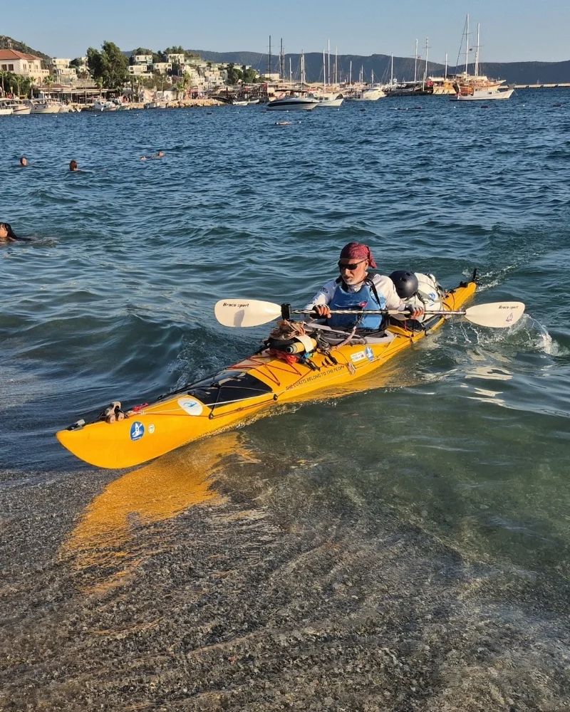 57 yaşındaki uçak teknisyeni kano ile İstanbul'dan Bodrum'a 83 günde geldi