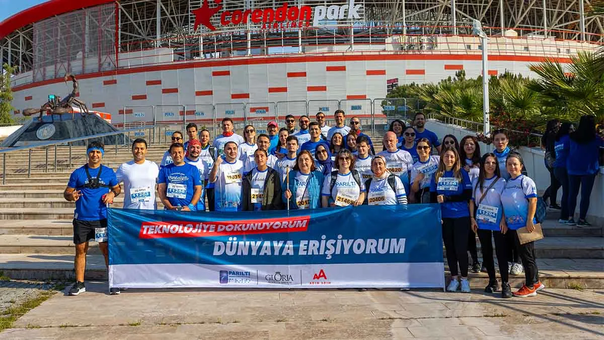 Gloria Hotels & Resorts, Runtalya’da Parıltı Derneği için koştu