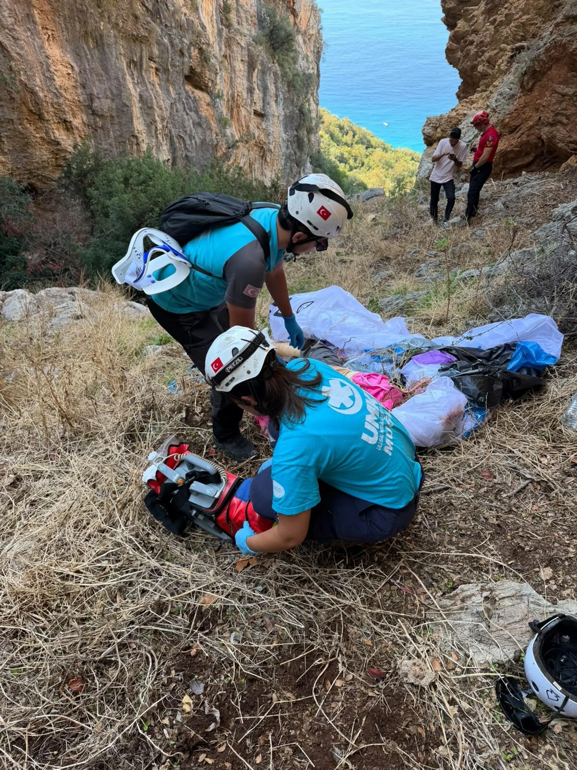 Yamaç paraşütü yaparken kayalıklara düşen Rus turist hayatını kaybetti