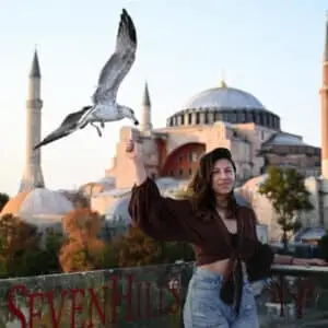 Günde 2 bin turist bu pozu vermek için sıraya giriyor