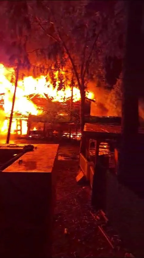 Antalya-Olympos'ta Kadir'in Ağaç Evleri ikinci kez tamamen yandı