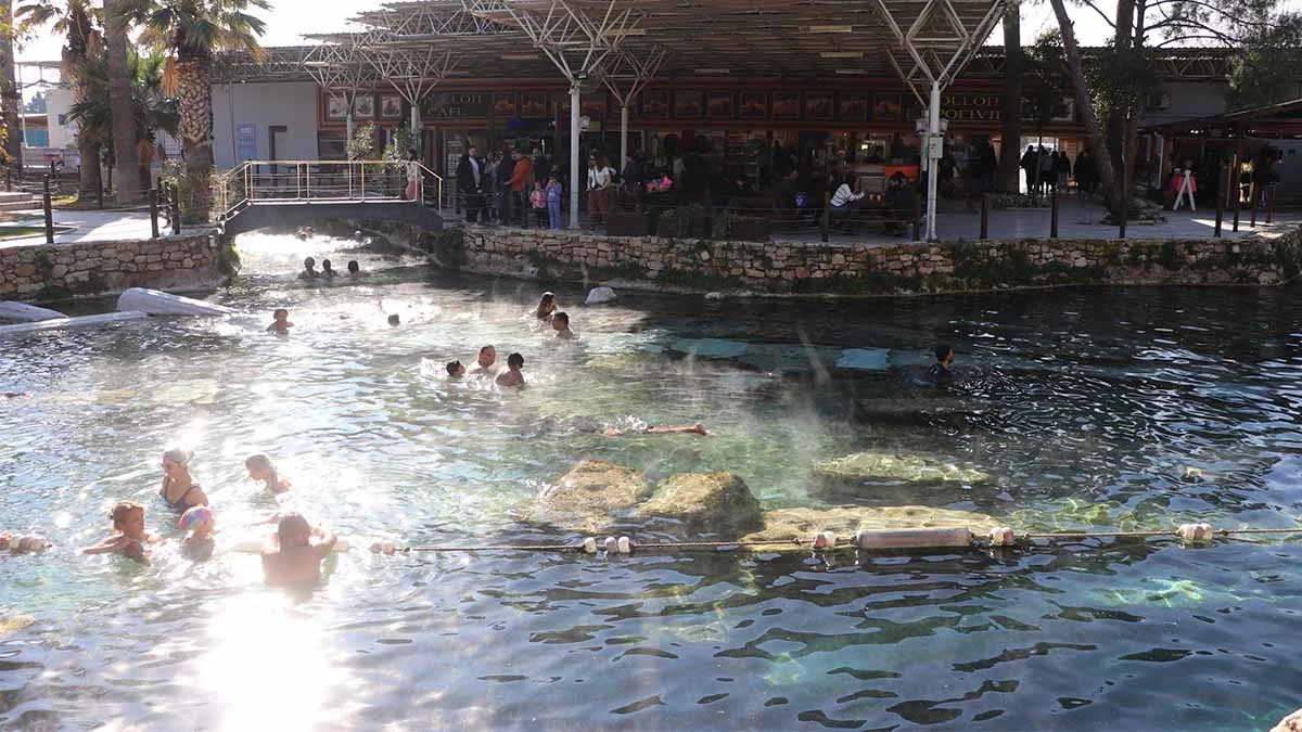 Kleopatra Antik Havuzu, ziyaretçi girişine kapatılıyor