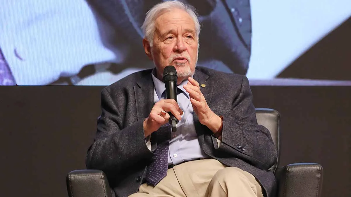 İlber Ortaylı: “Daha çok turist değil, nitelikli ve gelir getiren turist”