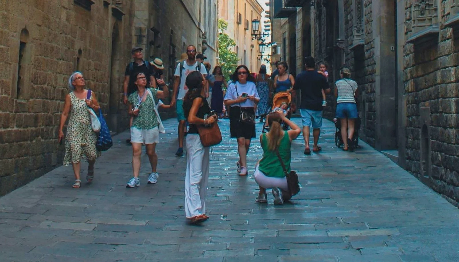 İspanya, 8 ayda 70 milyondan fazla turist ağırlarken, 100 milyar Euro gelir elde etti