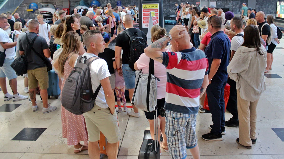 Antalya'da 18 bin turist FTI'ın iflasından etkilendi