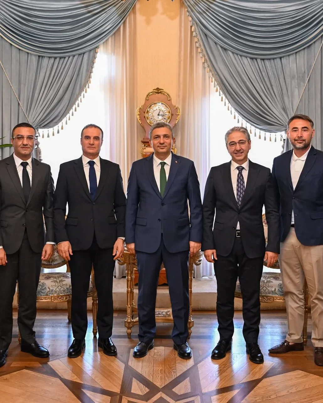 POYD Yönetimi, Antalya Valisi Şahin’i ziyaret etti