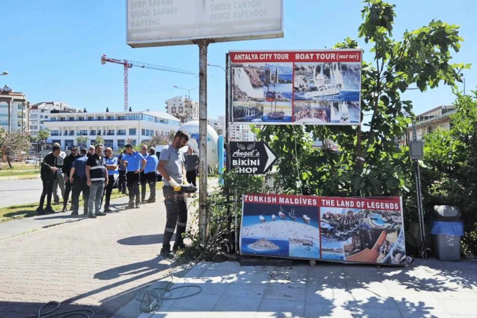 Antalya’da turizm temizliği: Tabela, totem, sundurma ve tezgâhlar kaldırılıyor