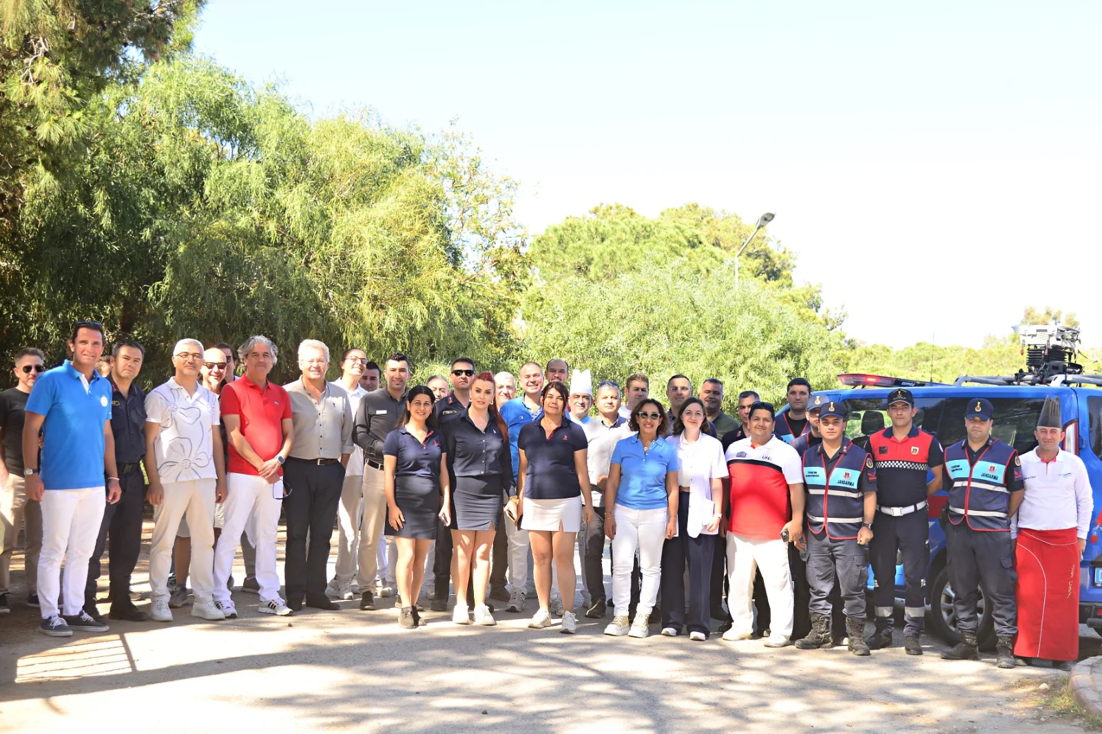 Antalya’da oteller el ele verdi Sorgun ormanını temizledi