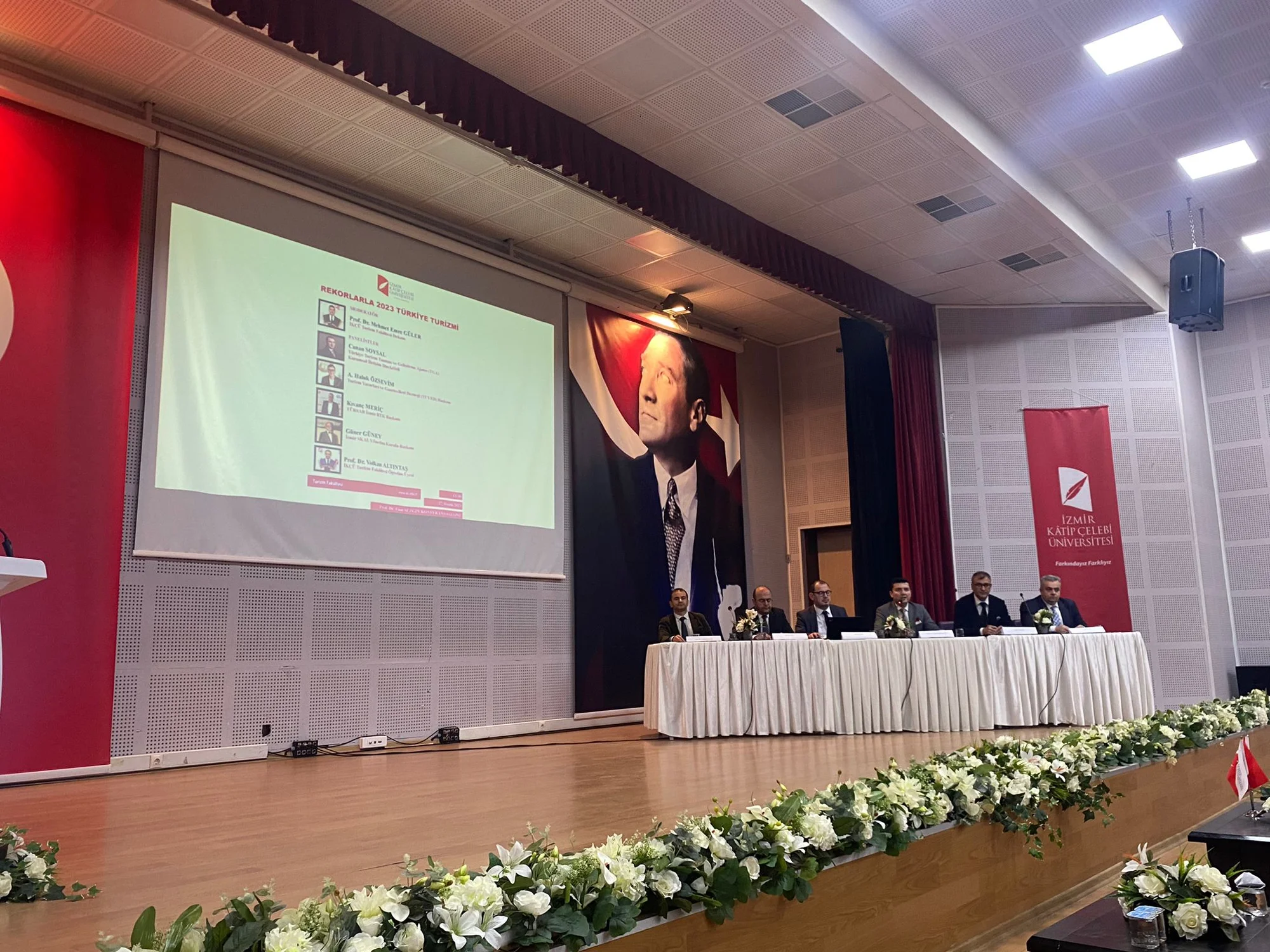 İKÇÜ Turizm Fakültesi’nden “Turizm Paneli”