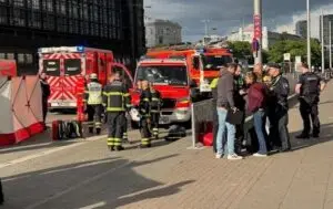 Hamburg’da tren istasyonunda bıçaklı saldırı: 12 yaralı