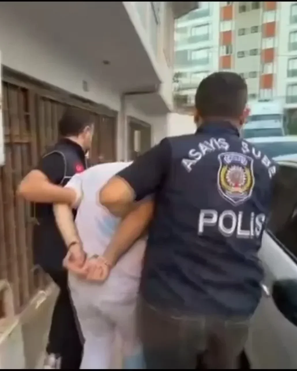İstanbul'da toplu taşımada turistlere yankesicilik yapan 20 şüpheli yakalandı