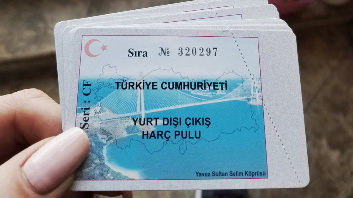Yurt dışı çıkış harç pulu ücreti 500 lira oldu