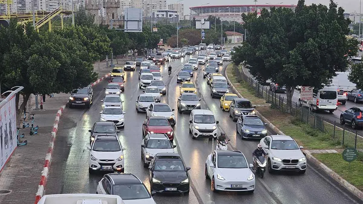 Turizmin başkenti Antalya’da yılın 204 günü kirli hava solunuyor