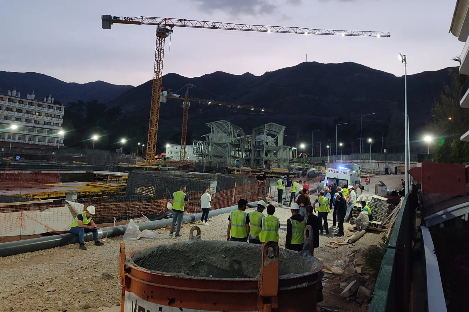 Otel inşaatında bir işçinin öldüğü iş kazasında 4 gözaltı