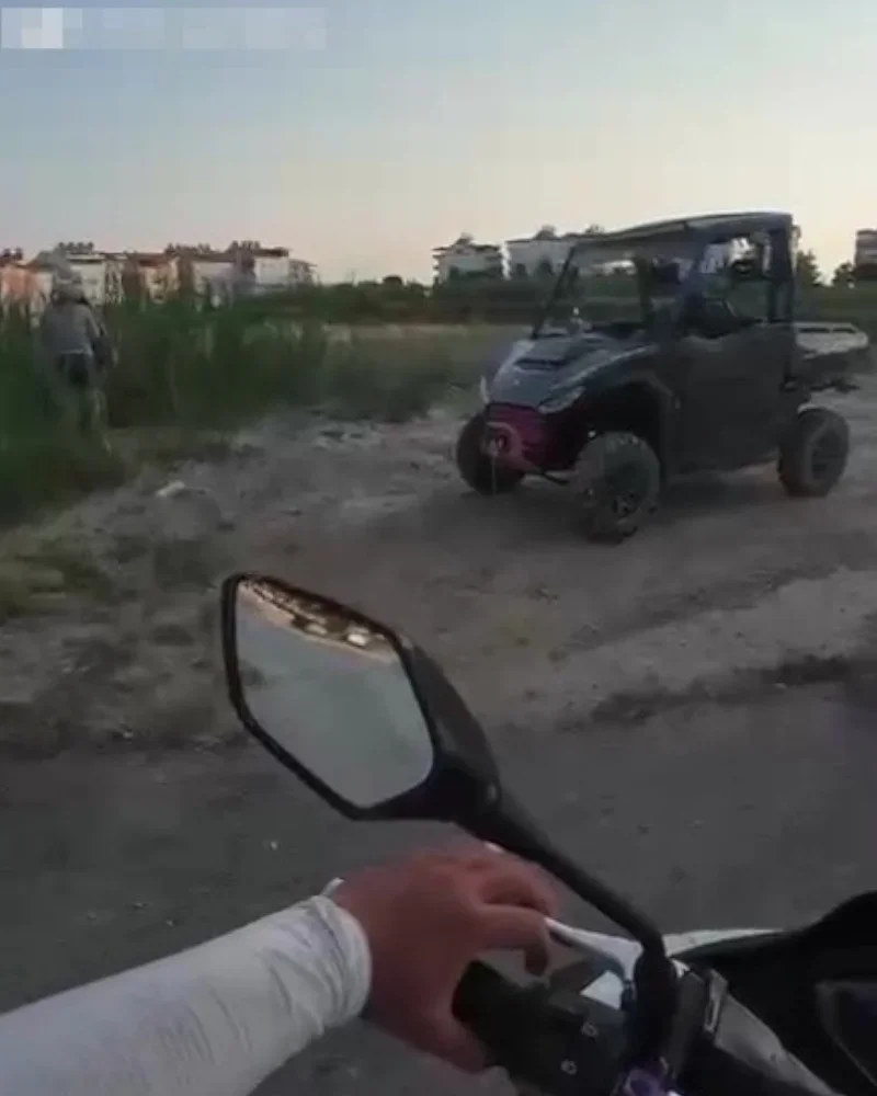 Alman turist, Antalya’da ATV ile çarptığı köpeği taşla öldürdü!