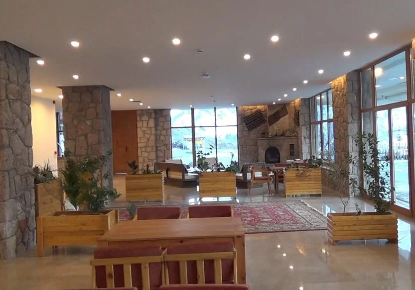 Gurbetçi iş insanı, 4 milyon Euro harcayıp köyüne 5 yıldız konforunda otel yaptı