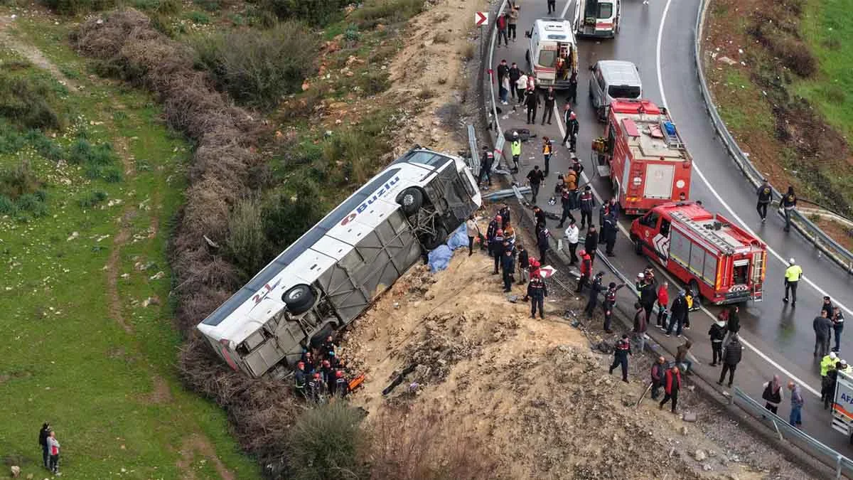 Antalya'da otobüs kazası: 10 ölü