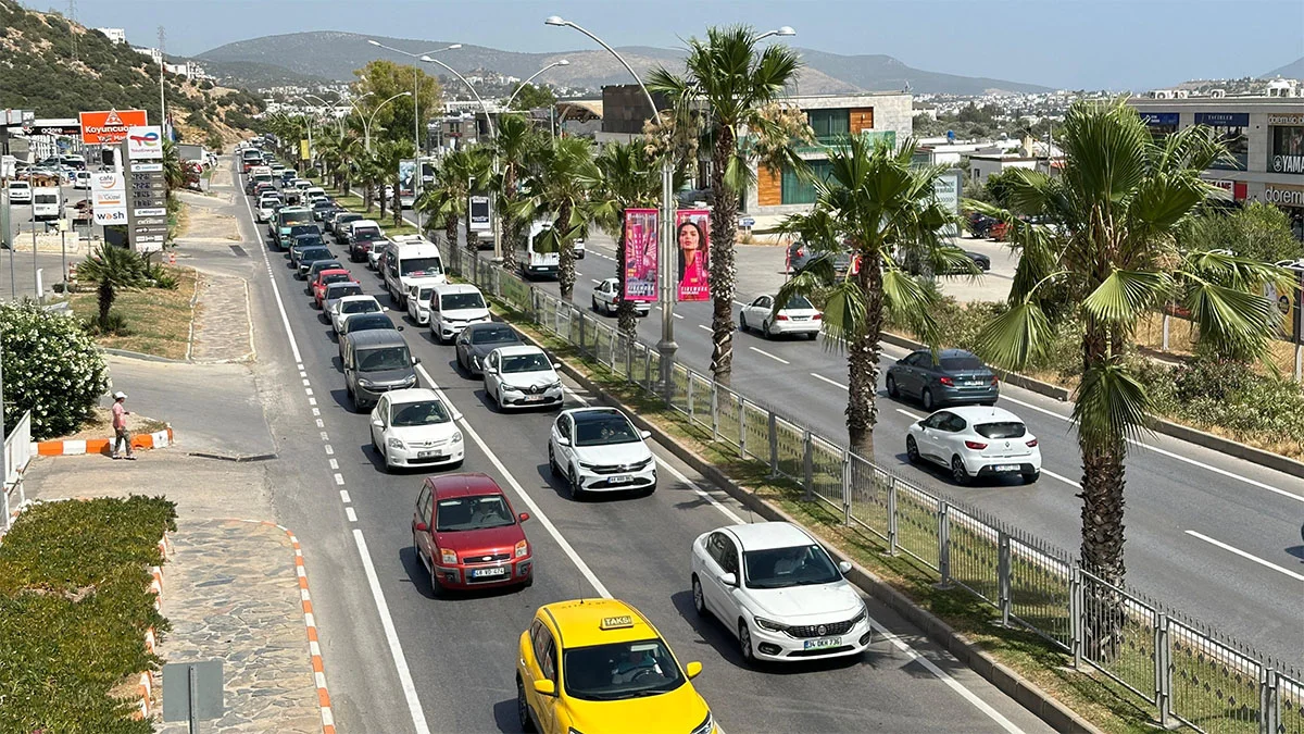 Daha bayram tatili başlamadan trafik başladı
