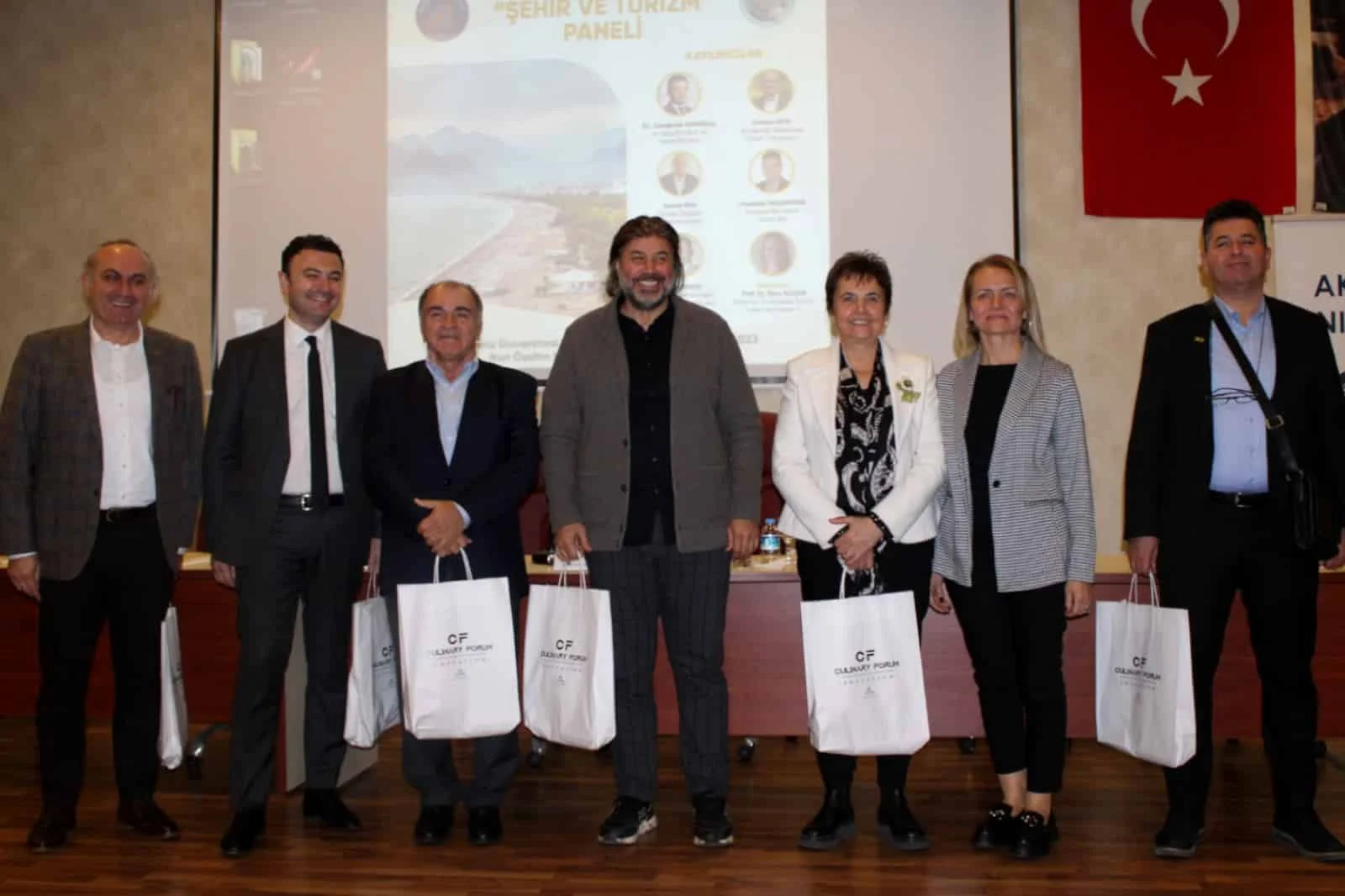 Antalya’da şehir, turizm gibi büyümüyor!