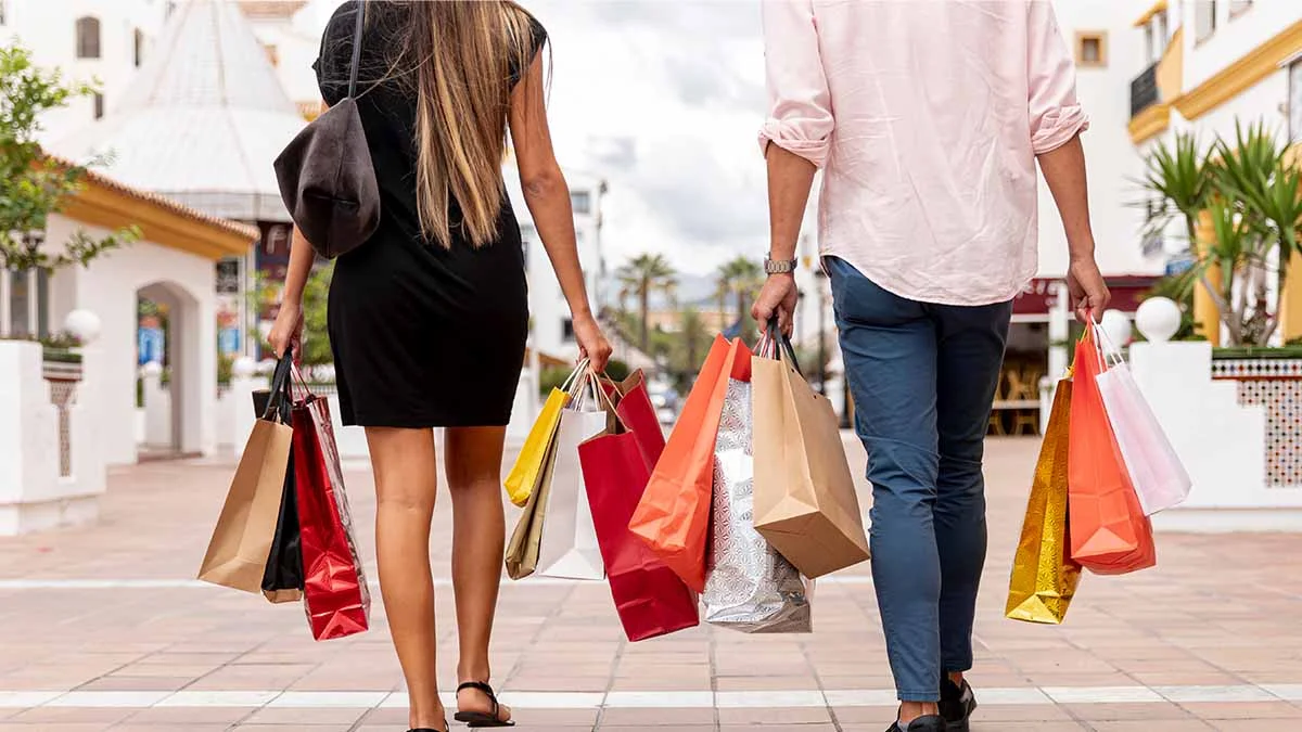 Yaz sezonunda en çok İngiliz, Arap ve Alman turistler harcama yaptı