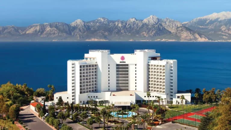 Akra Hotels, “Avrupa’nın En İyi İşvereni” ödülünü yeniden aldı