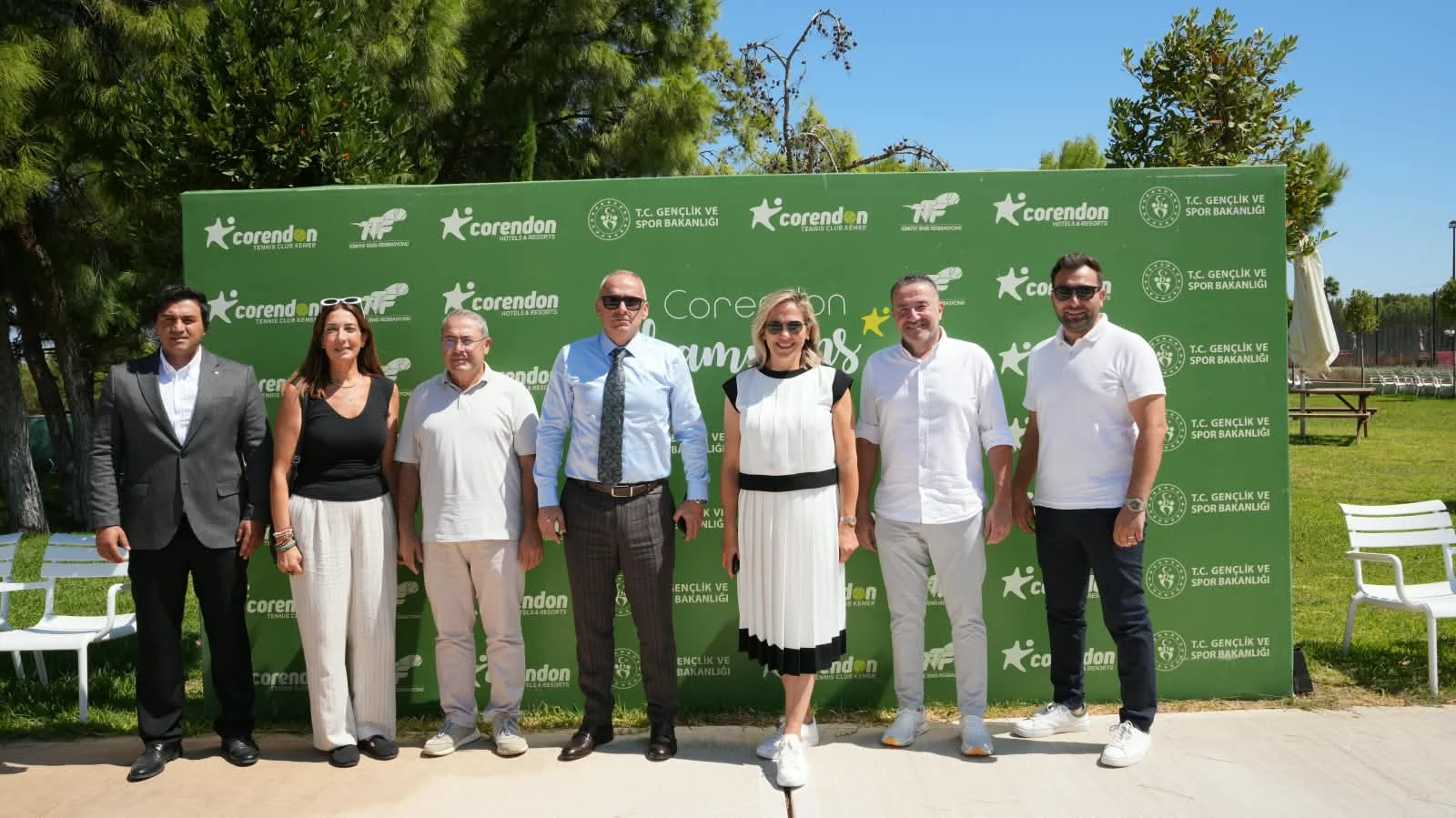 Corendon Tennis Club Kemer, Türkiye Tenis Federasyonu Başkanı Şafak Müderrisgil’i ağırladı