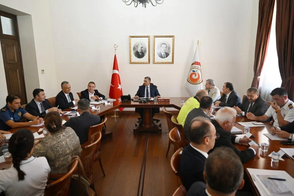 Antalya Valisi Hulusi Şahin: “Kaleiçi için tüm imkânları seferber edeceğiz”