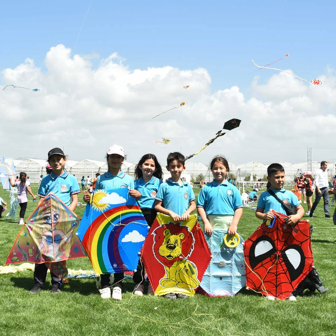 Emir Hotels Grubu, 23 Nisan’ı Uçurtma Festivali ile kutladı