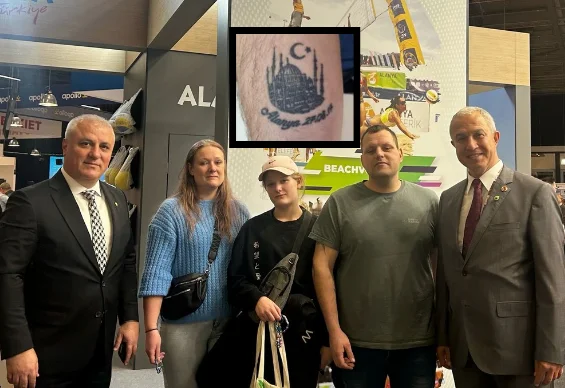 Danimarkalı turist, Alanya sevgisini koluna dövme yaptırmış