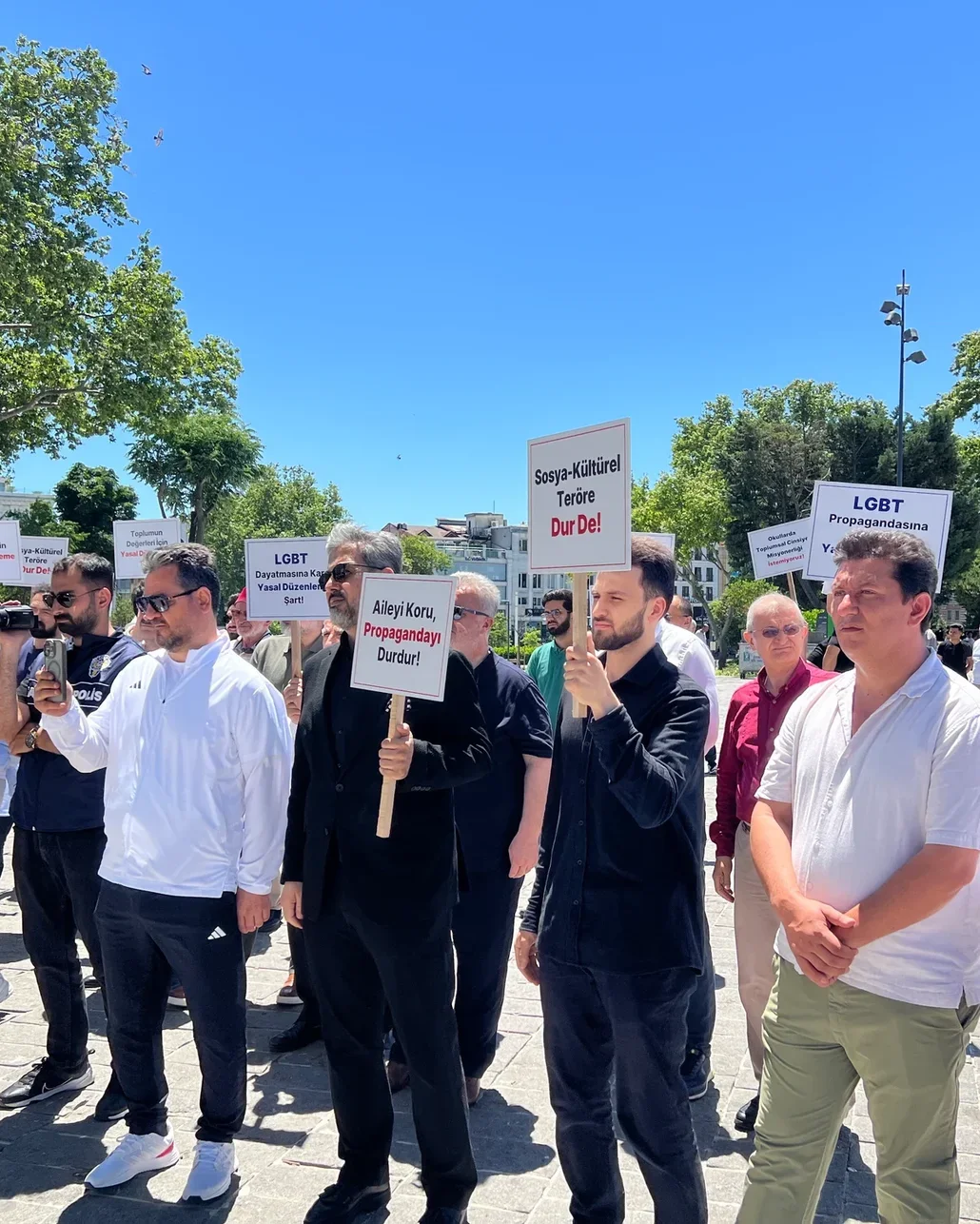 LGBT kruvaziyer seferi İstanbul’da protesto edildi