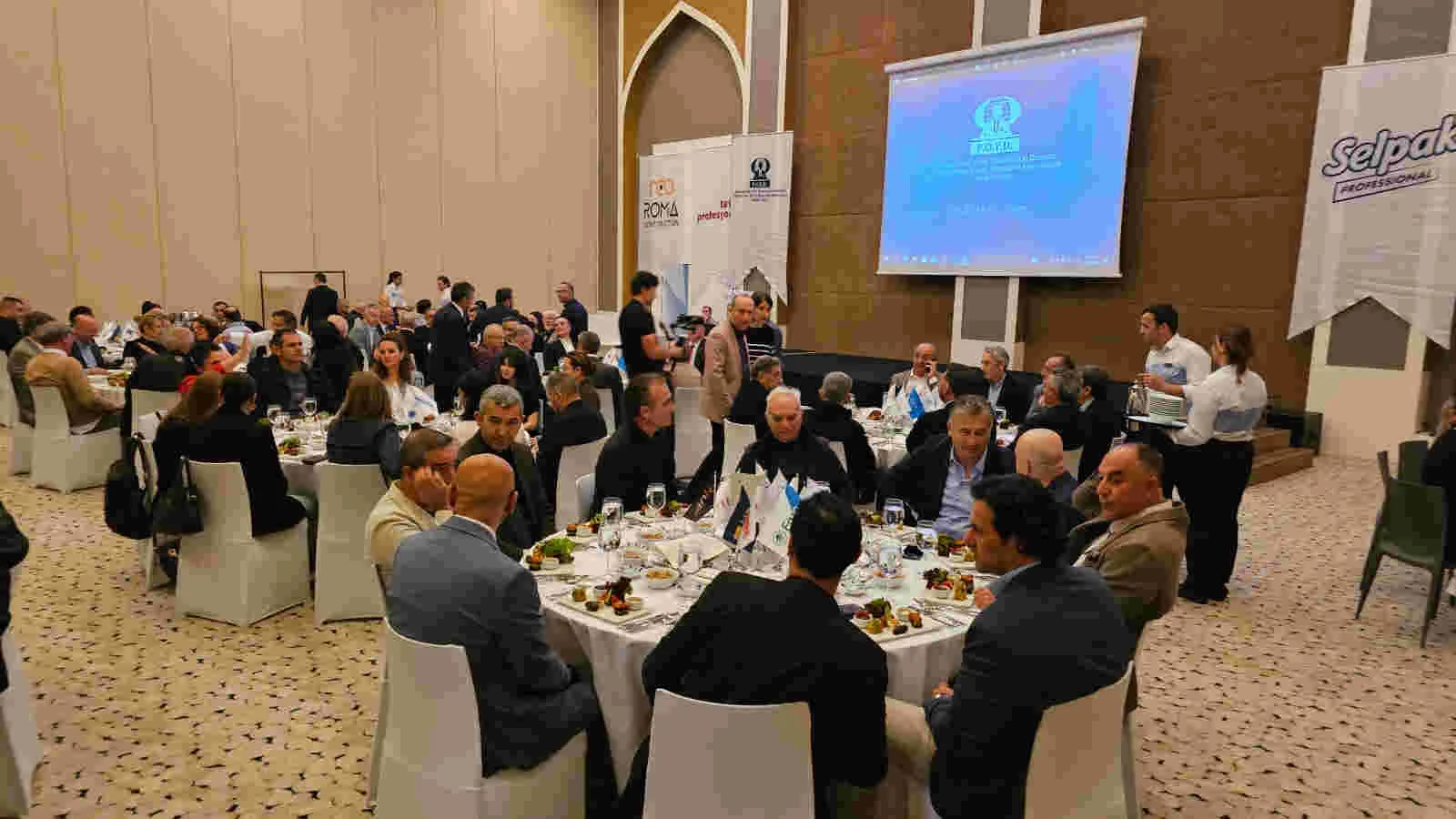 POYD üyeleri, iftar yemeğinde buluştu