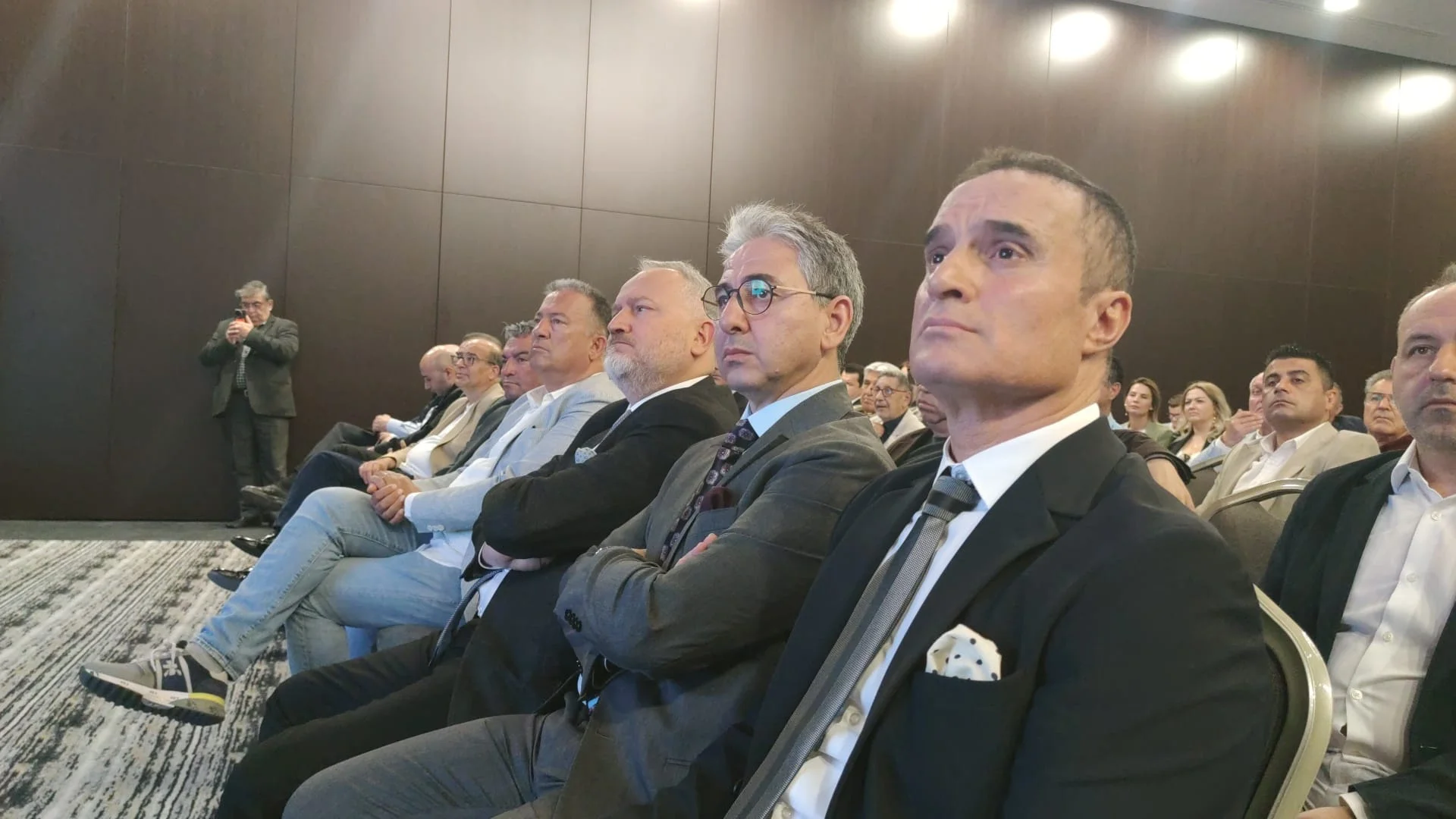 Profesyonel turizmciler, ekonominin geleceğini dinledi
