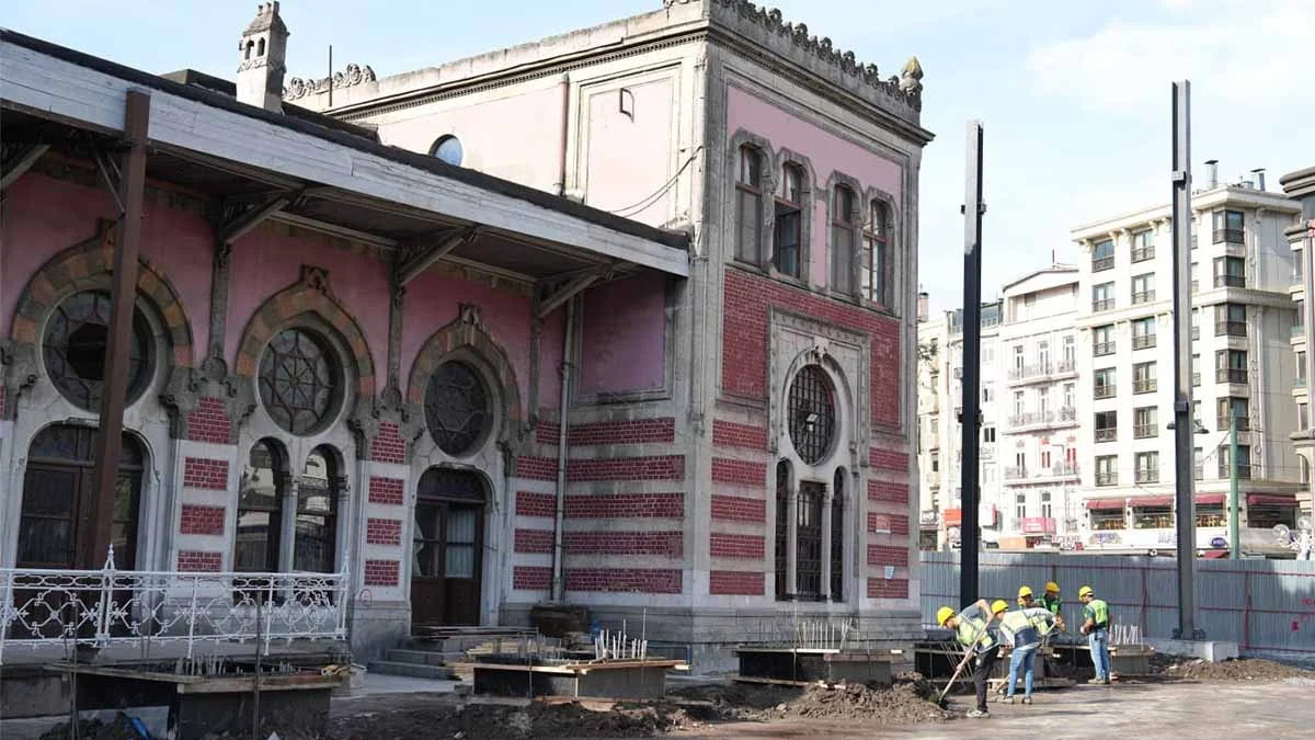 Bakan Ersoy açıkladı: “Sirkeci Garı otel ya da AVM olmayacak”