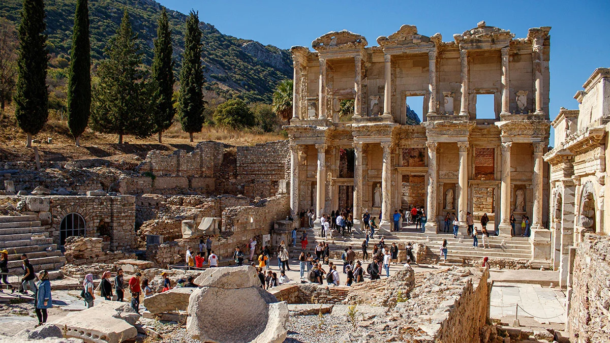 Turistler İzmir’de en çok deniz ve kültür turizmini tercih ediyor
