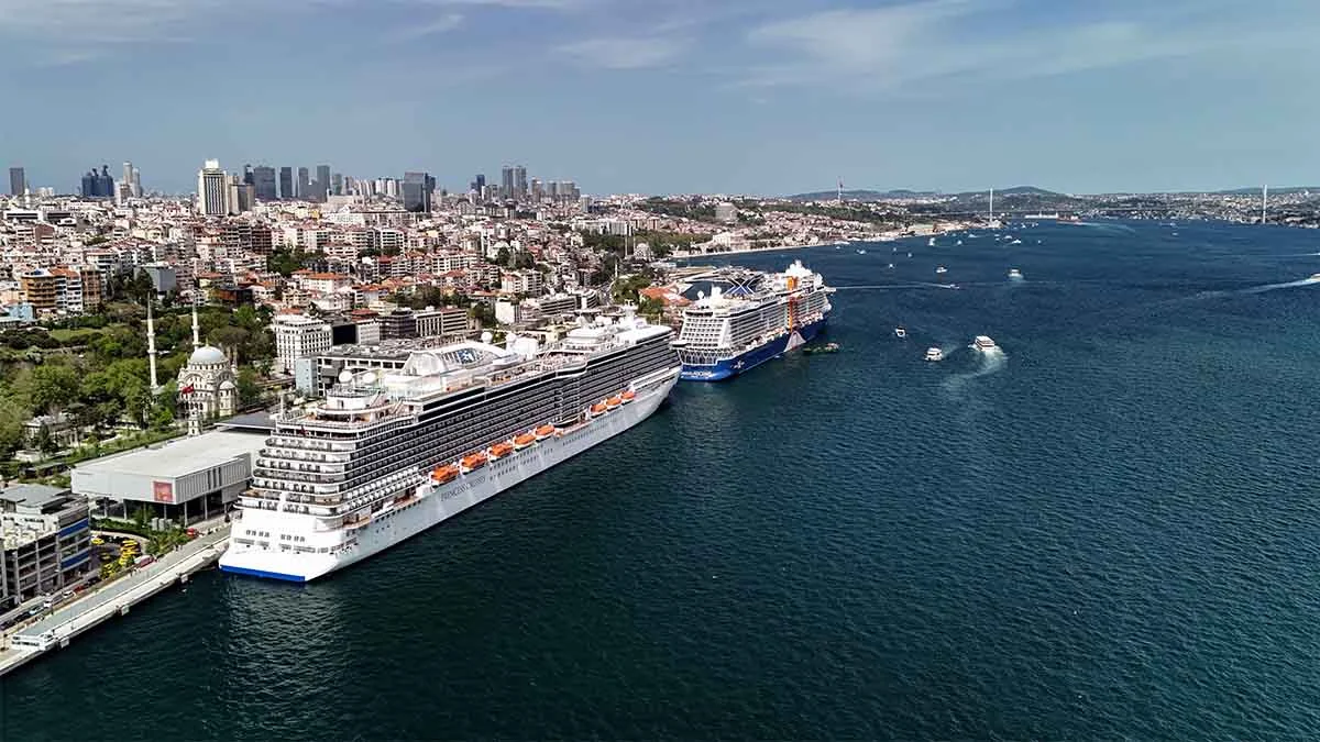 İstanbul’a 2 kruvaziyerle 7 bin turist geldi