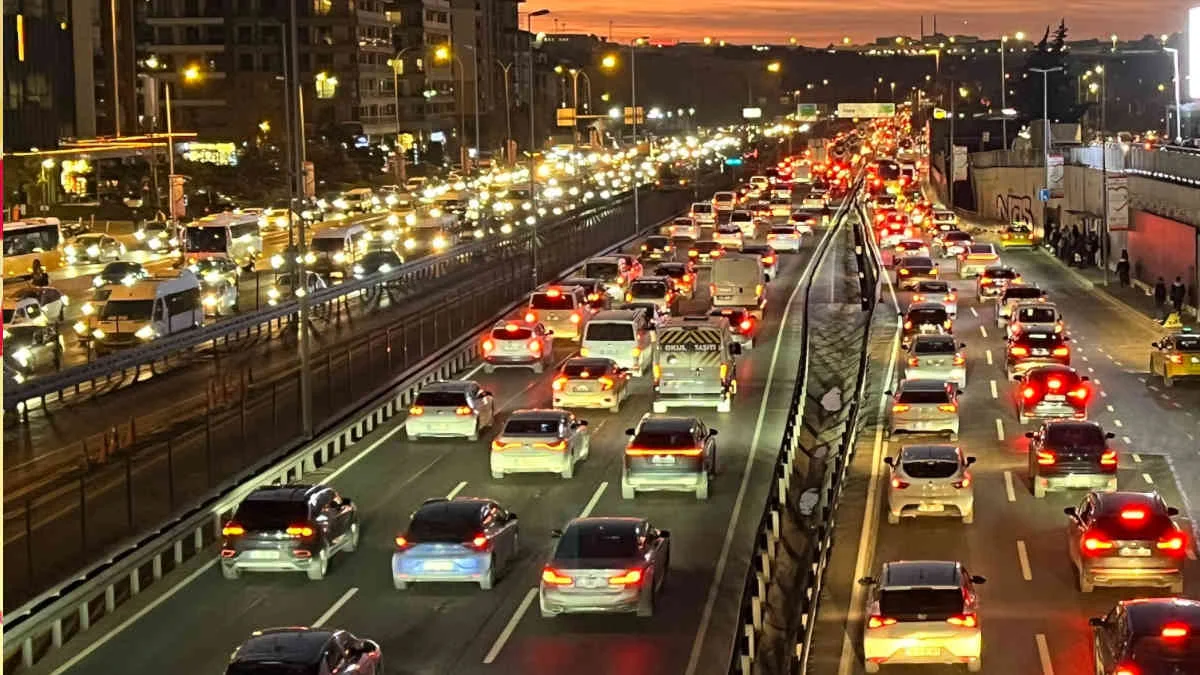 İstanbul, trafik yoğunluğu ile dünyanın zirvesinde