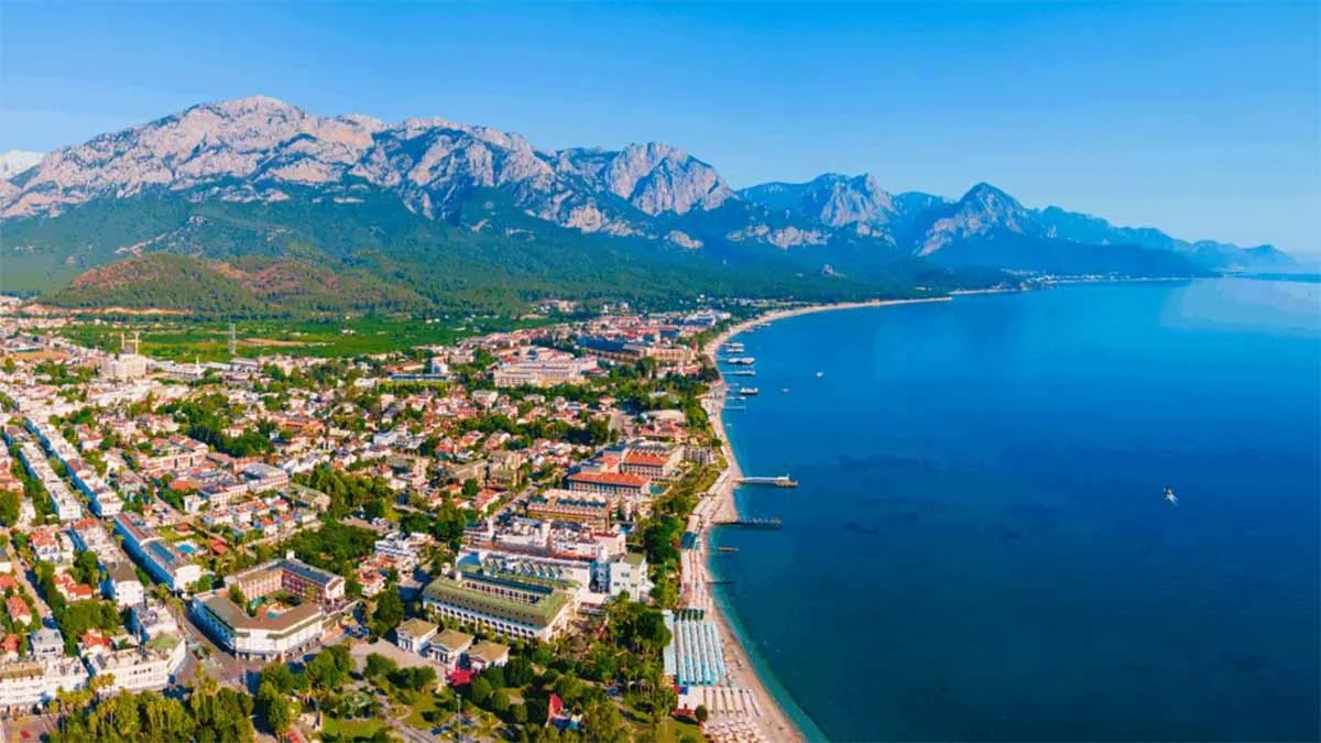 2025 yılında 1 milyondan fazla Rus turistin adresi Kemer oldu