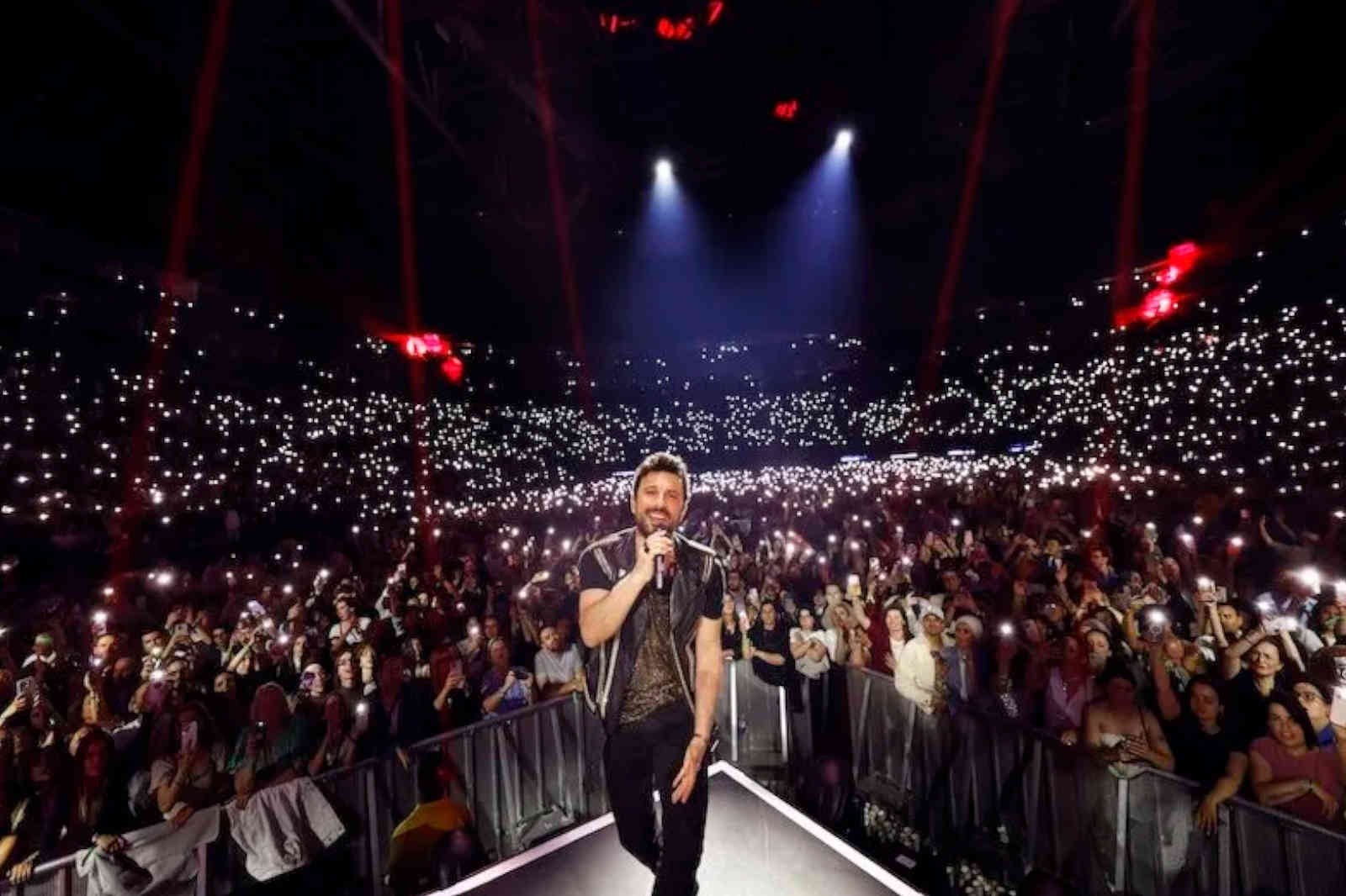 Tarkan, Londra’yı salladı