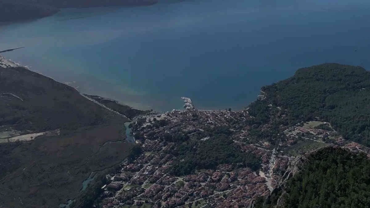 İngiliz The Guardian, Akyaka'yı “Kitlesel turizme direnen sahil kasabası” olarak tanımladı