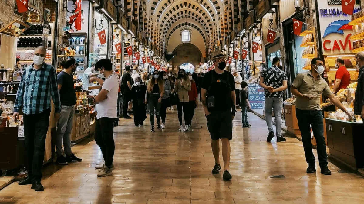 Valilikten, turistlerin rahatsız olmaması için esnafa 50 cm kuralı