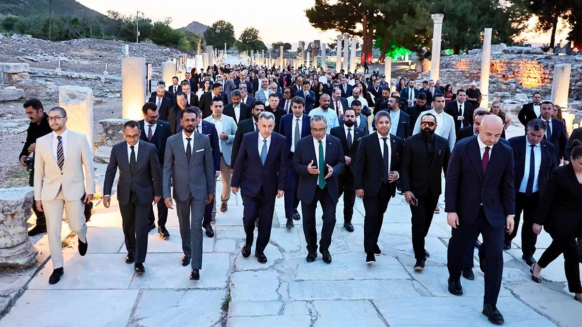 Dünyanın 90 şehrinden 200 tur operatörü İzmir’de buluştu